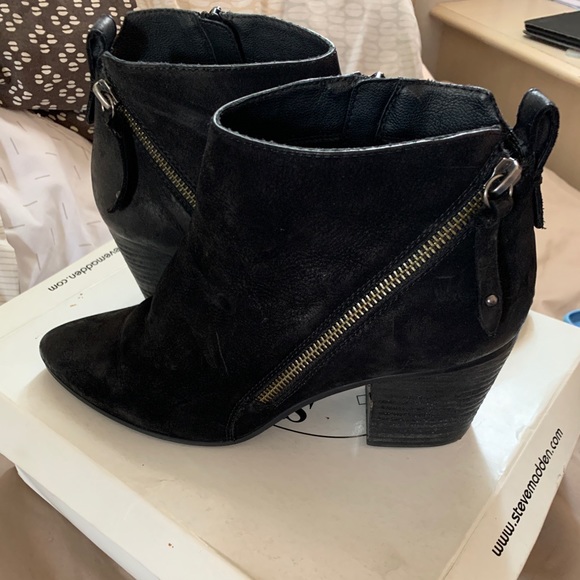 Steve Madden Black Suede Booties - Picture 1 of 5